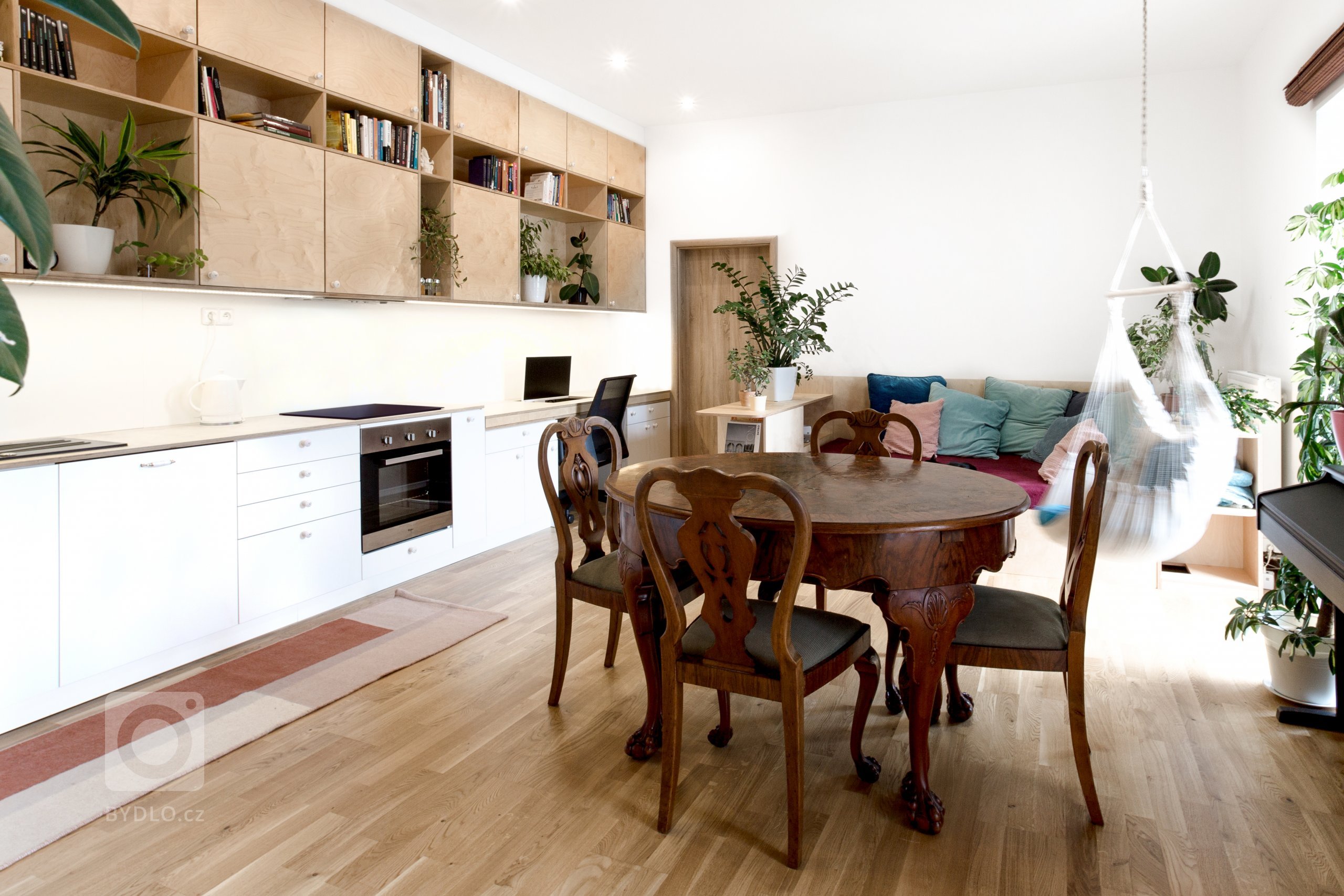 Základem dobrého bydlení jsou dispozice. I novostavba potřebuje svoje dispoziční úpravy, které vyhovují jak požadavkům majitele, tak praktickému užívání. Vrhli…