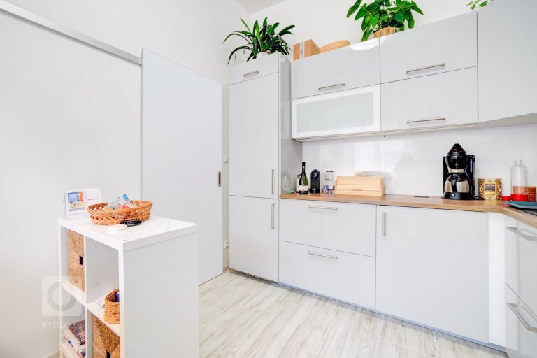 add picture to album