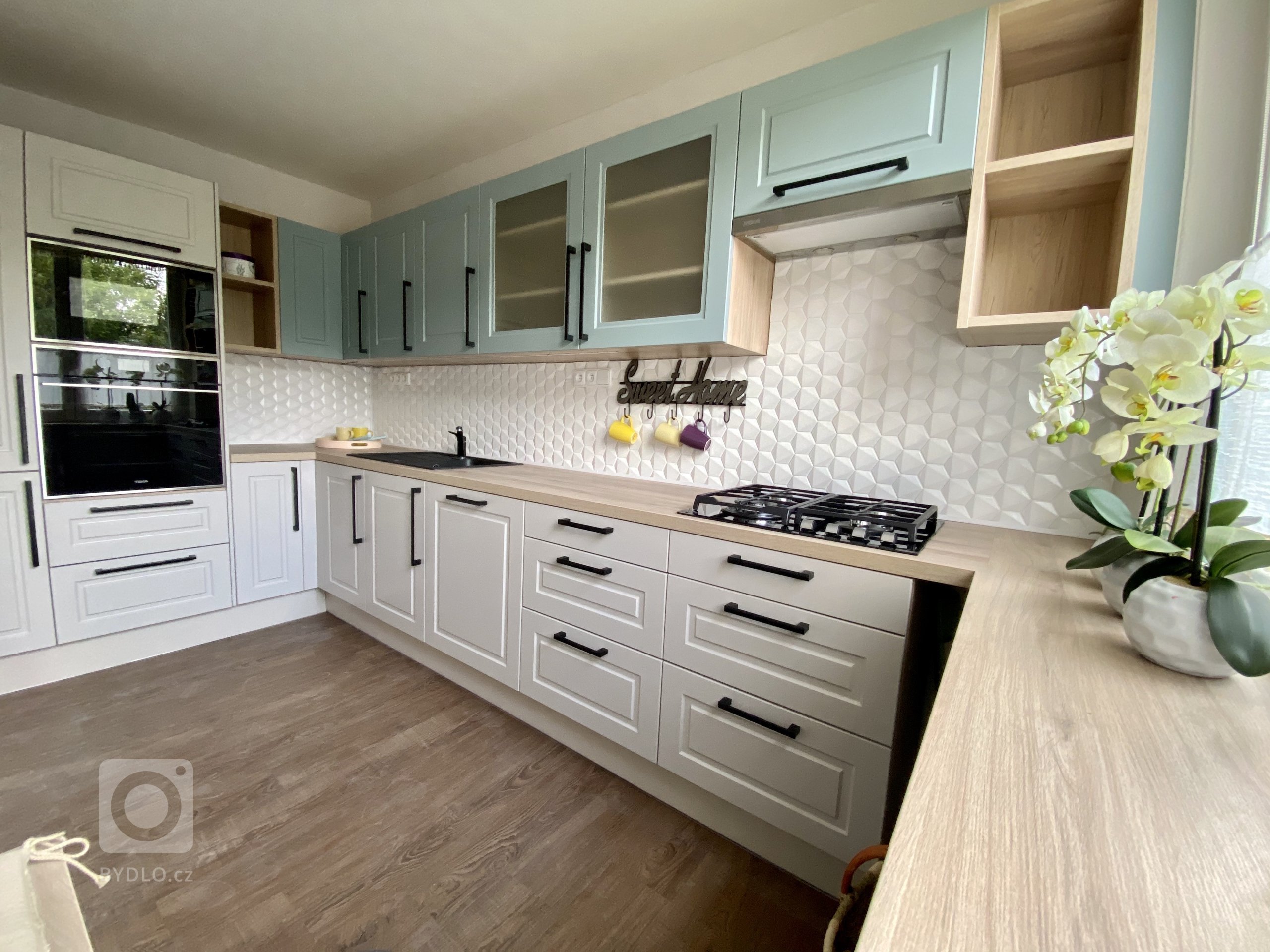 Soutěž&nbsp;s ASKO &ndash; NÁBYTEK o novou kuchyň vyhrála čtenářka z Brna a já měla tu čest kuchyň navrhnout i spolu realizovat

&bdquo;Ze stejného materiálu…