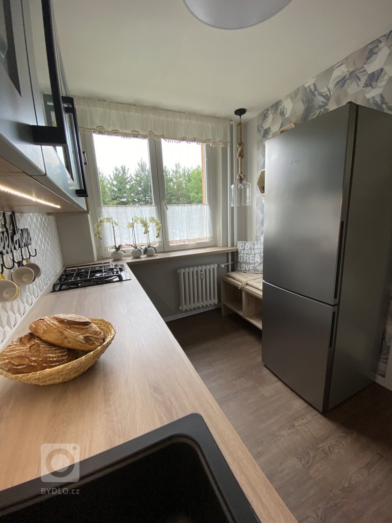 add picture to album