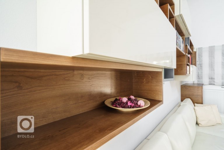 add picture to album