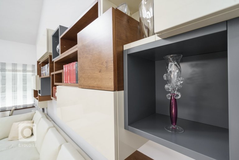 add picture to album