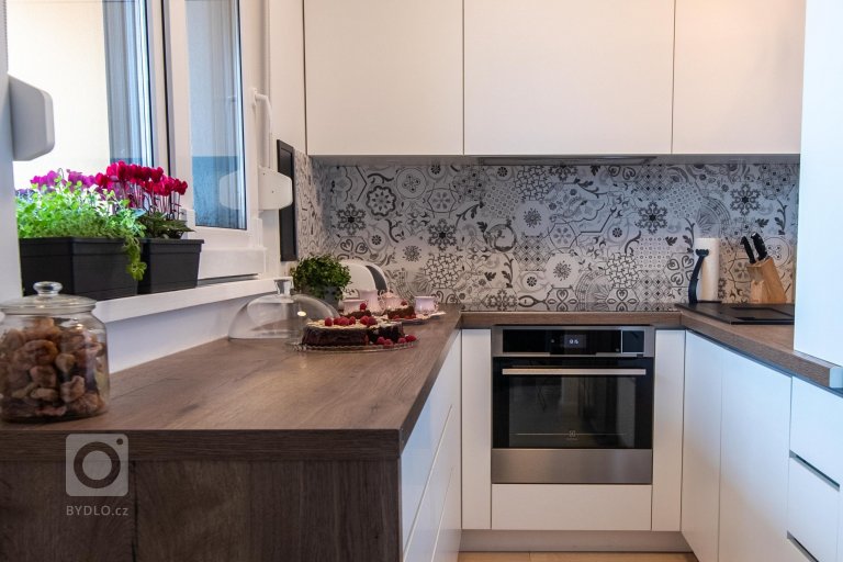 add picture to album