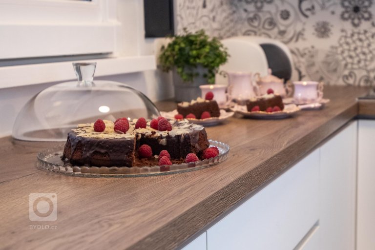 add picture to album