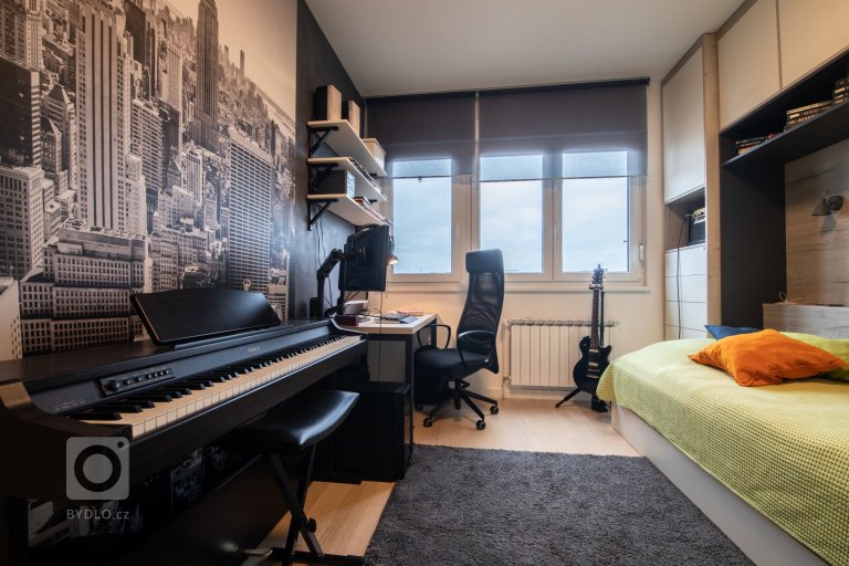 add picture to album