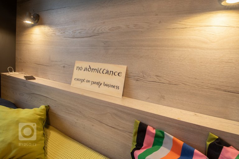 add picture to album