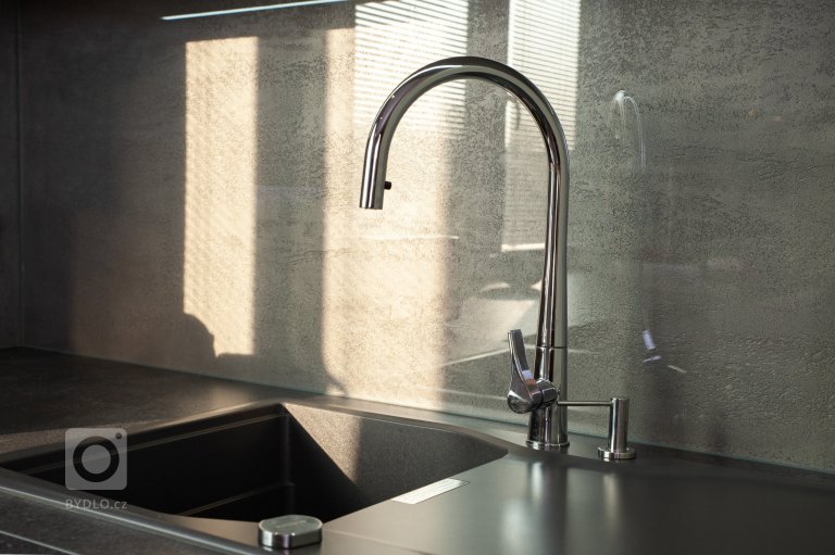 add picture to album