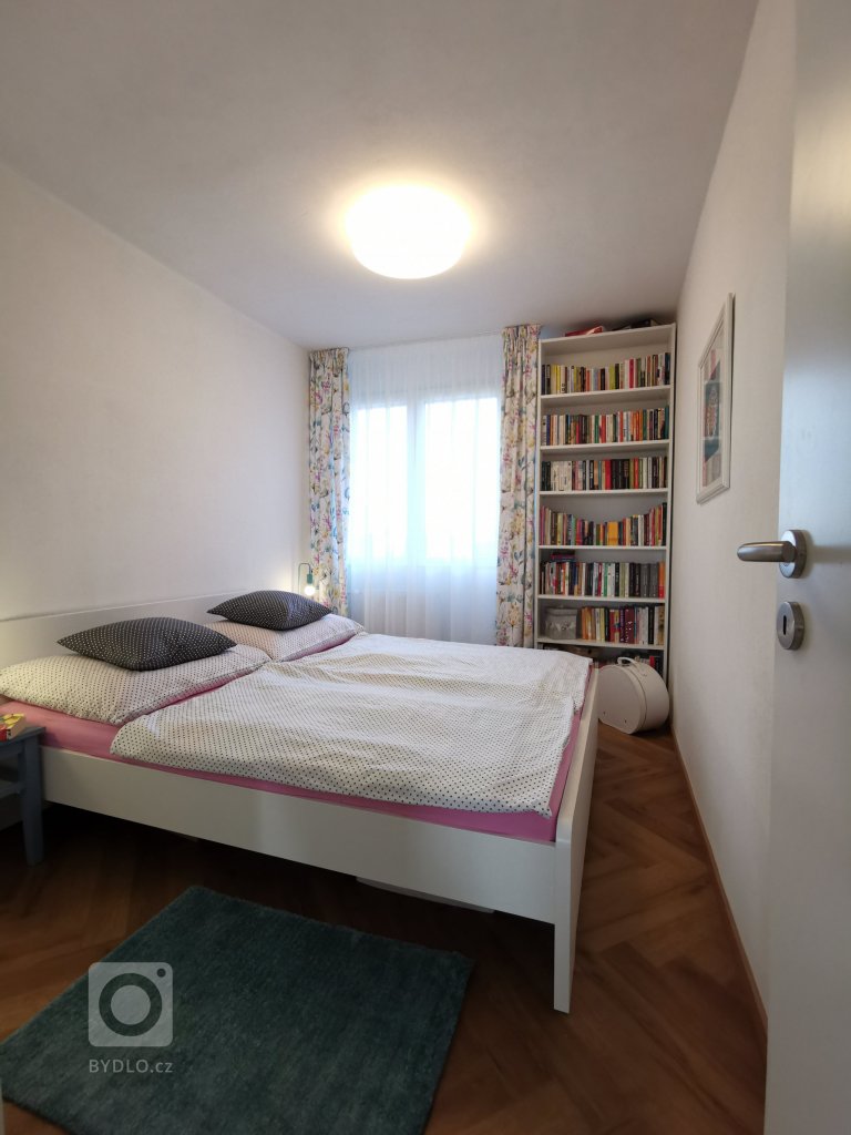 add picture to album