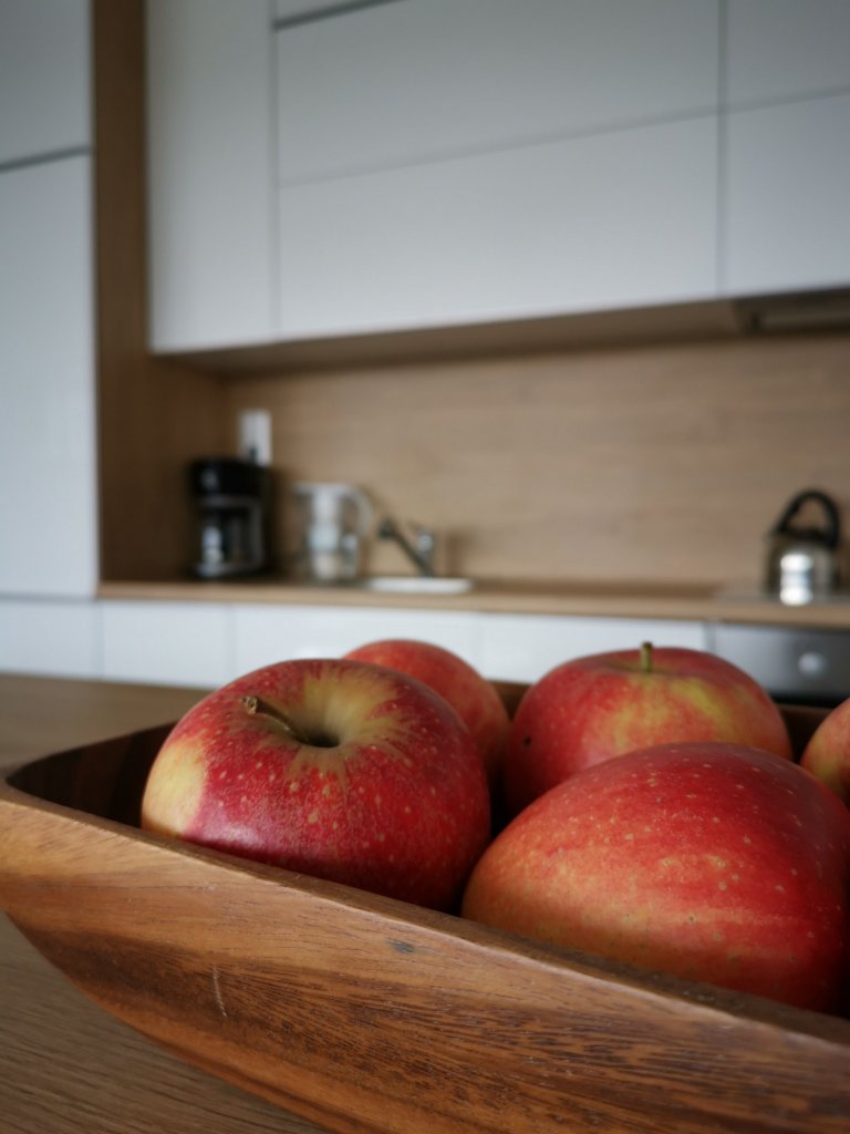 Realizace multifunkčního obývacího pokoje, v bytě 2+kk proběhla přesně podle plánu. Byl splněn požadavek na spoustu úložného prostoru, pohodlné občasné spaní ,…