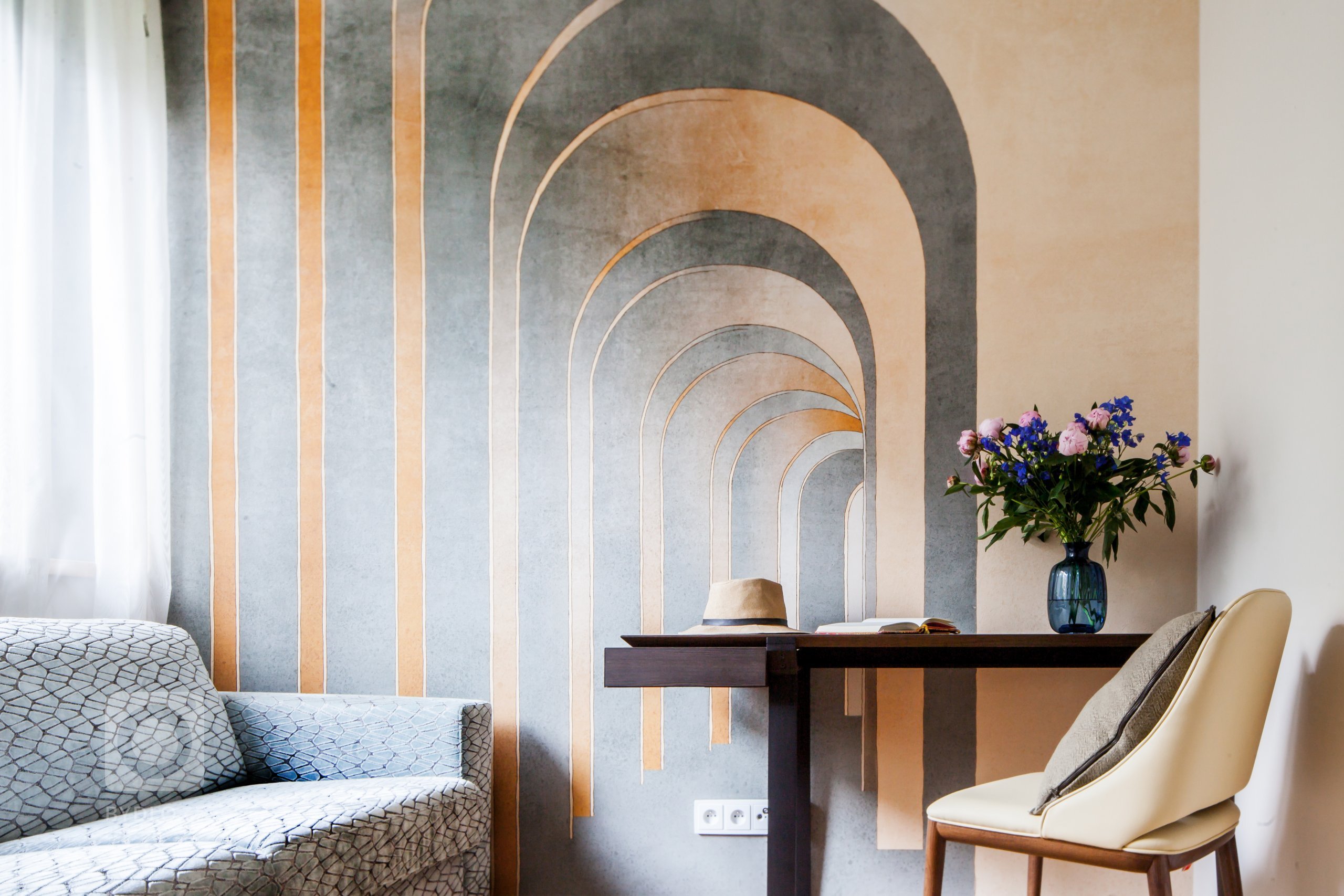 V tomto projektu jsme se zaměřili na návrh realizace interiéru apartmánu o rozloze 3 +kk v Praze na Hřebenkách. Cílem byla realizace interiéru na klíč s…