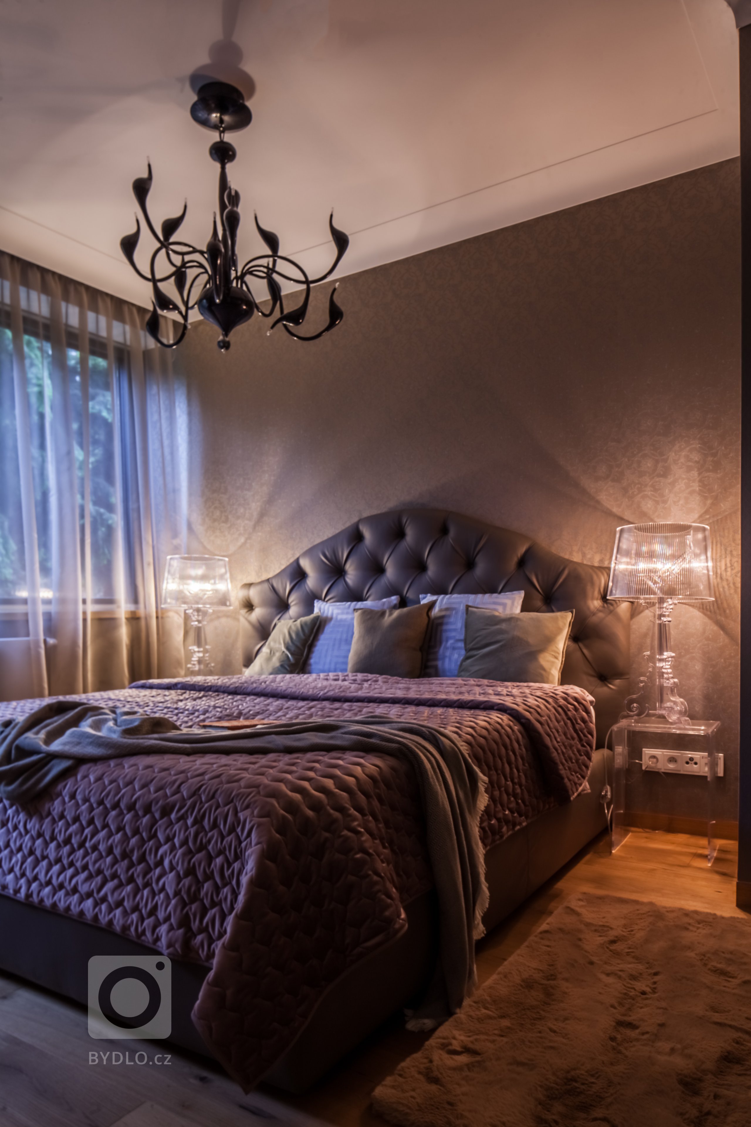 V tomto projektu jsme se zaměřili na návrh realizace interiéru apartmánu o rozloze 3 +kk v Praze na Hřebenkách. Cílem byla realizace interiéru na klíč s…