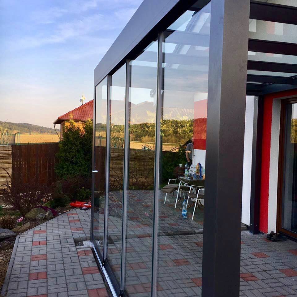 Společnost Alutech Bohemia s.r.o. je český výrobce hliníkových systémů s primárním zaměřením na hliníkové pergoly, slunolamy a stínící techniku.