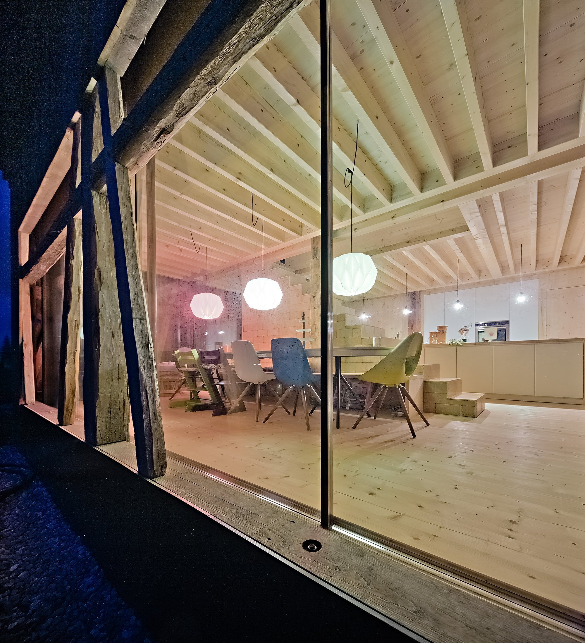 150 let starou stodolu přenesli a zrekonstruovali