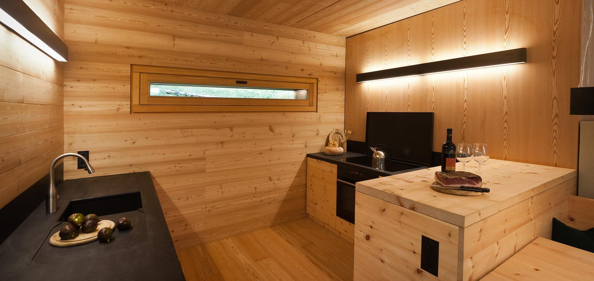 Útulná dřevěná chata téměř uprostřed divočiny