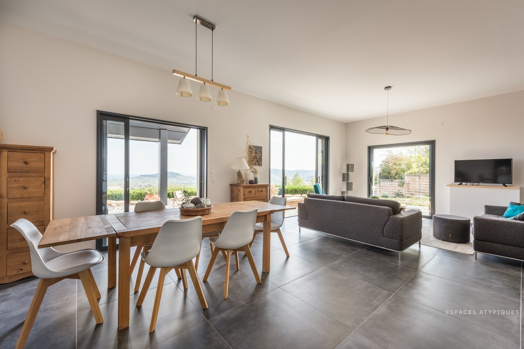 Dům s fantastickým výhledem do krajiny