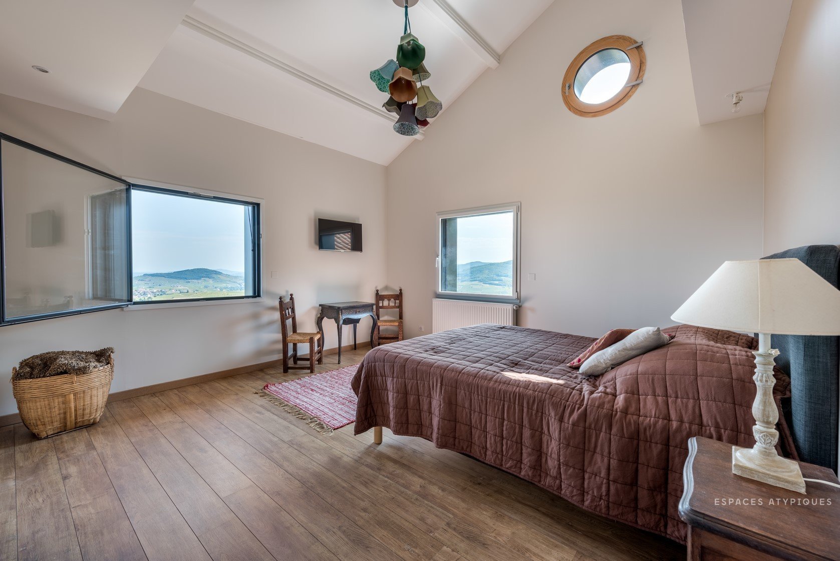 Dům s fantastickým výhledem do krajiny