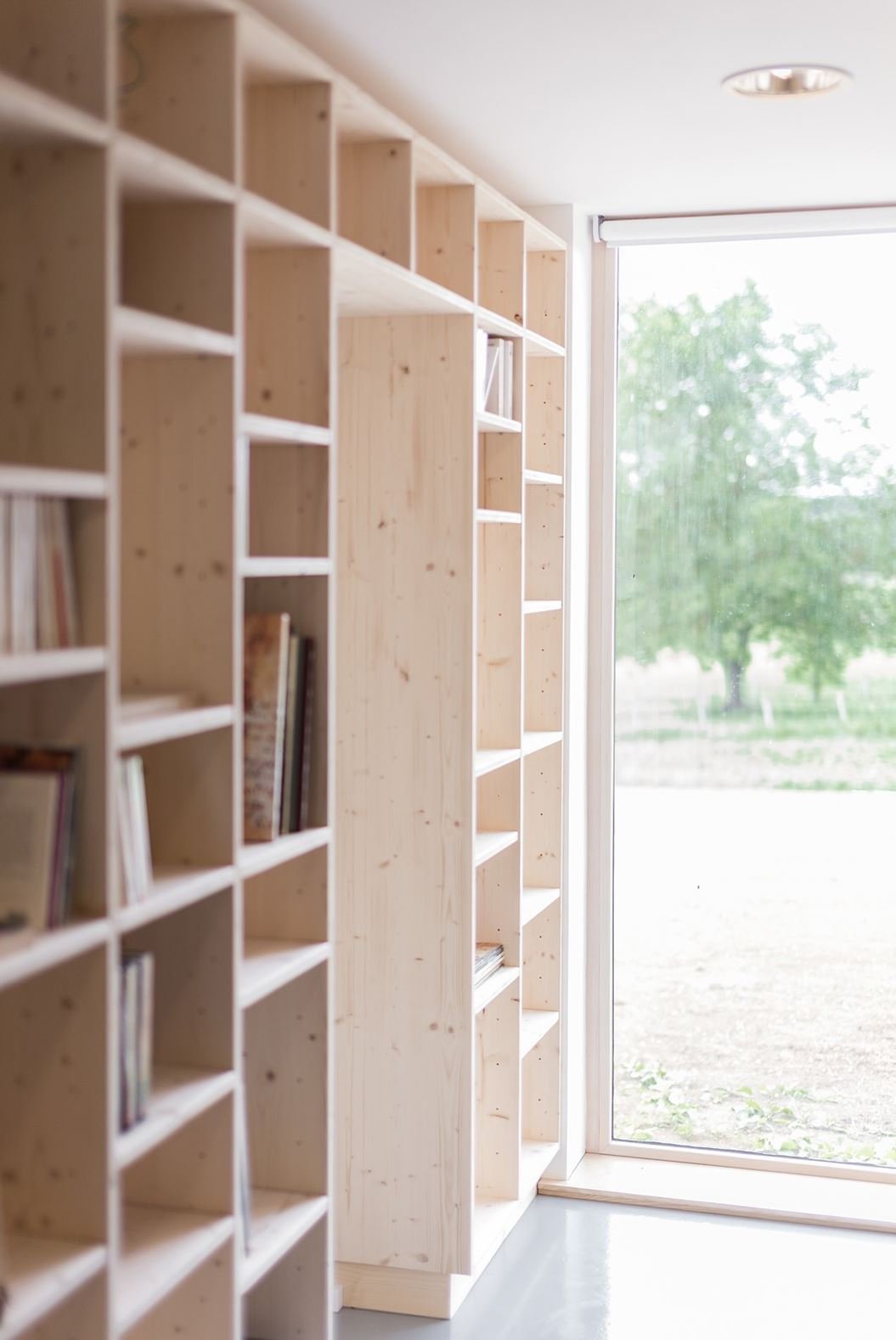 Moderní dům se sedlovou střechou