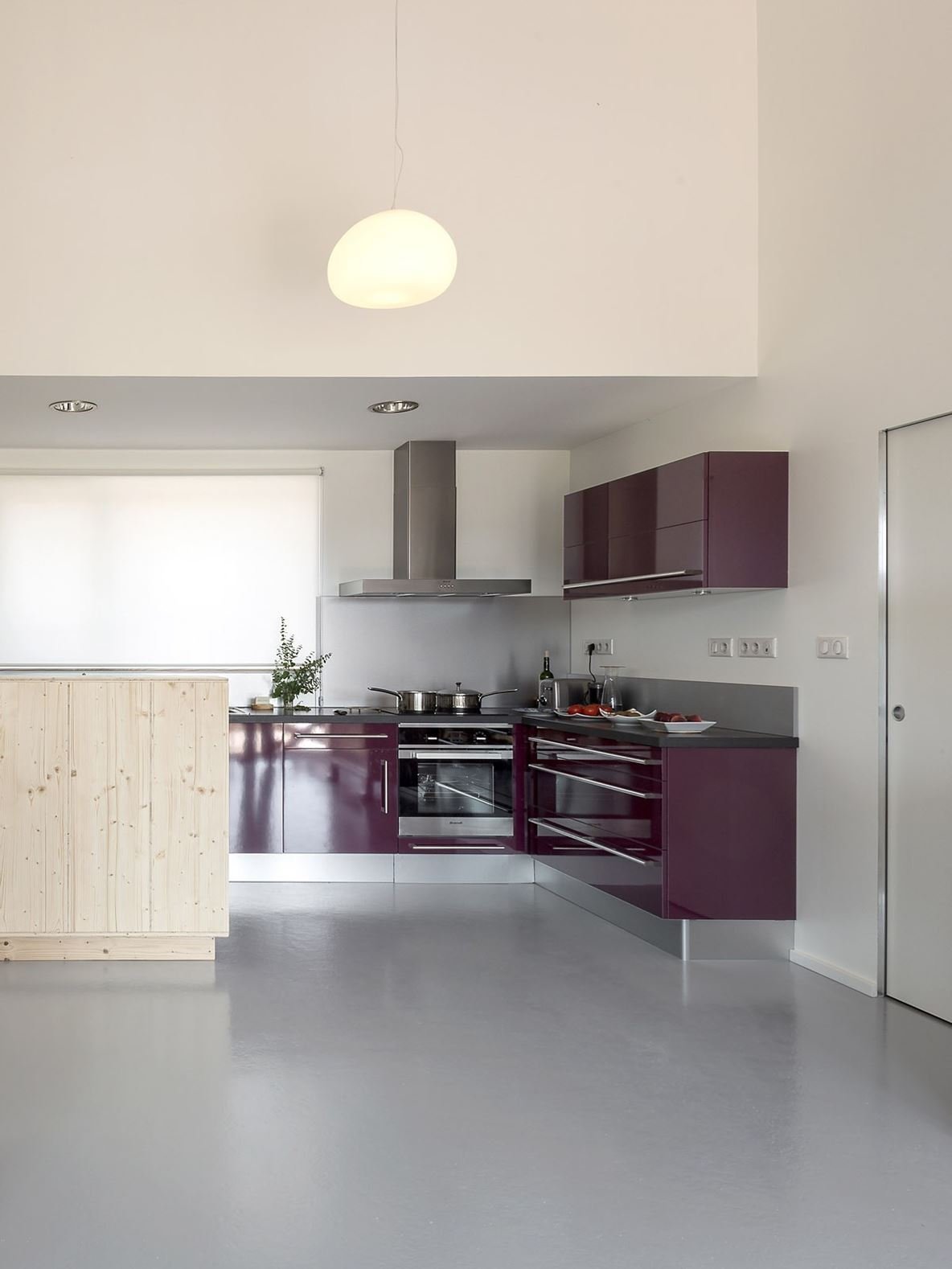 Moderní dům se sedlovou střechou