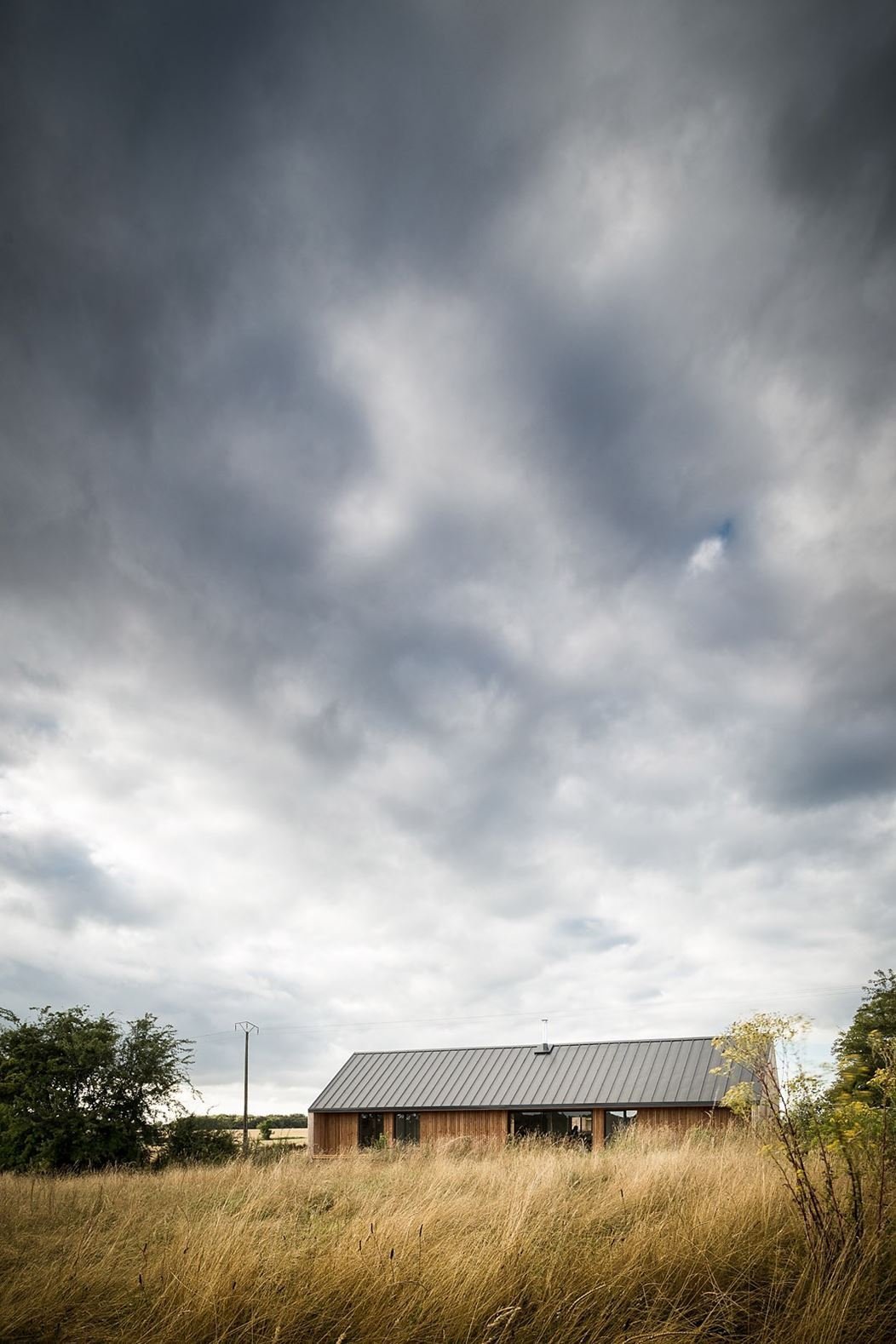 Moderní dům se sedlovou střechou