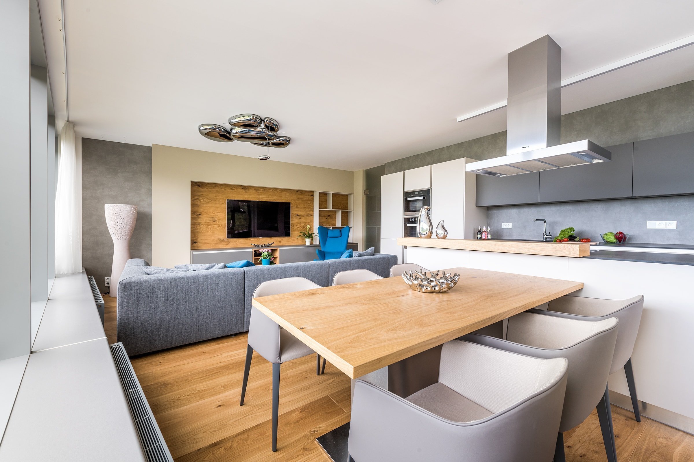 Nebojte se barev v interiéru