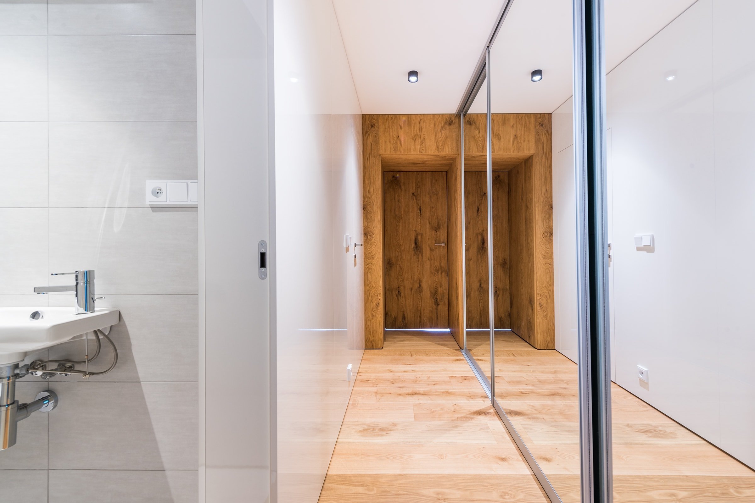 Nebojte se barev v interiéru