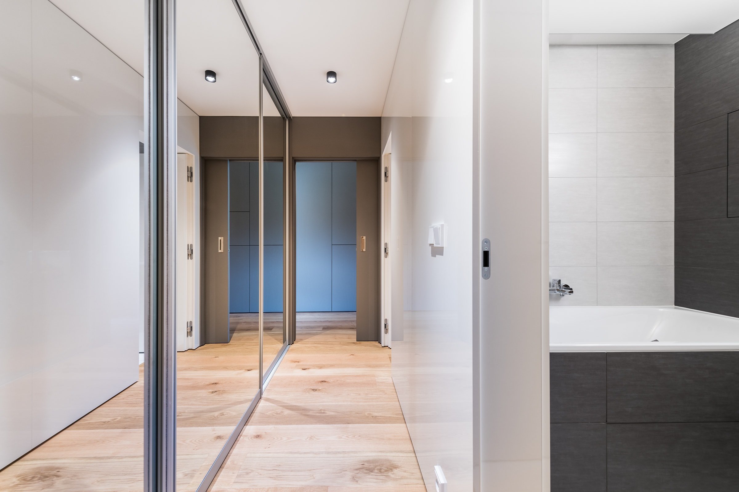 Nebojte se barev v interiéru