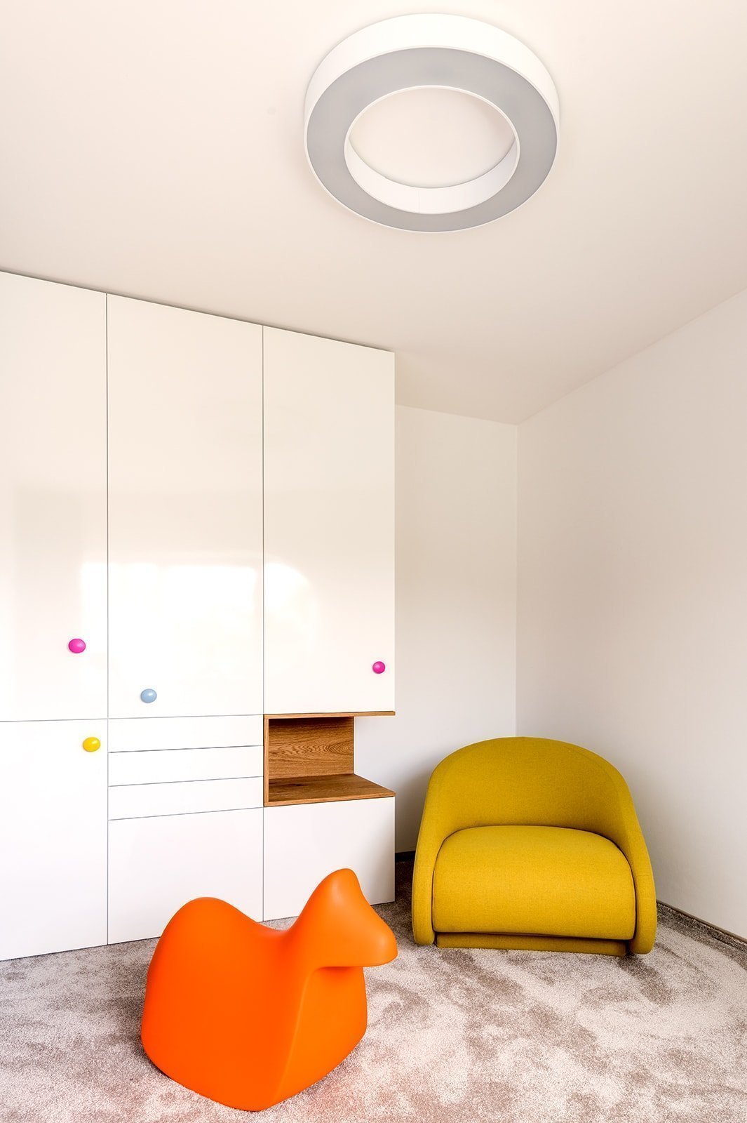 Nebojte se barev v interiéru