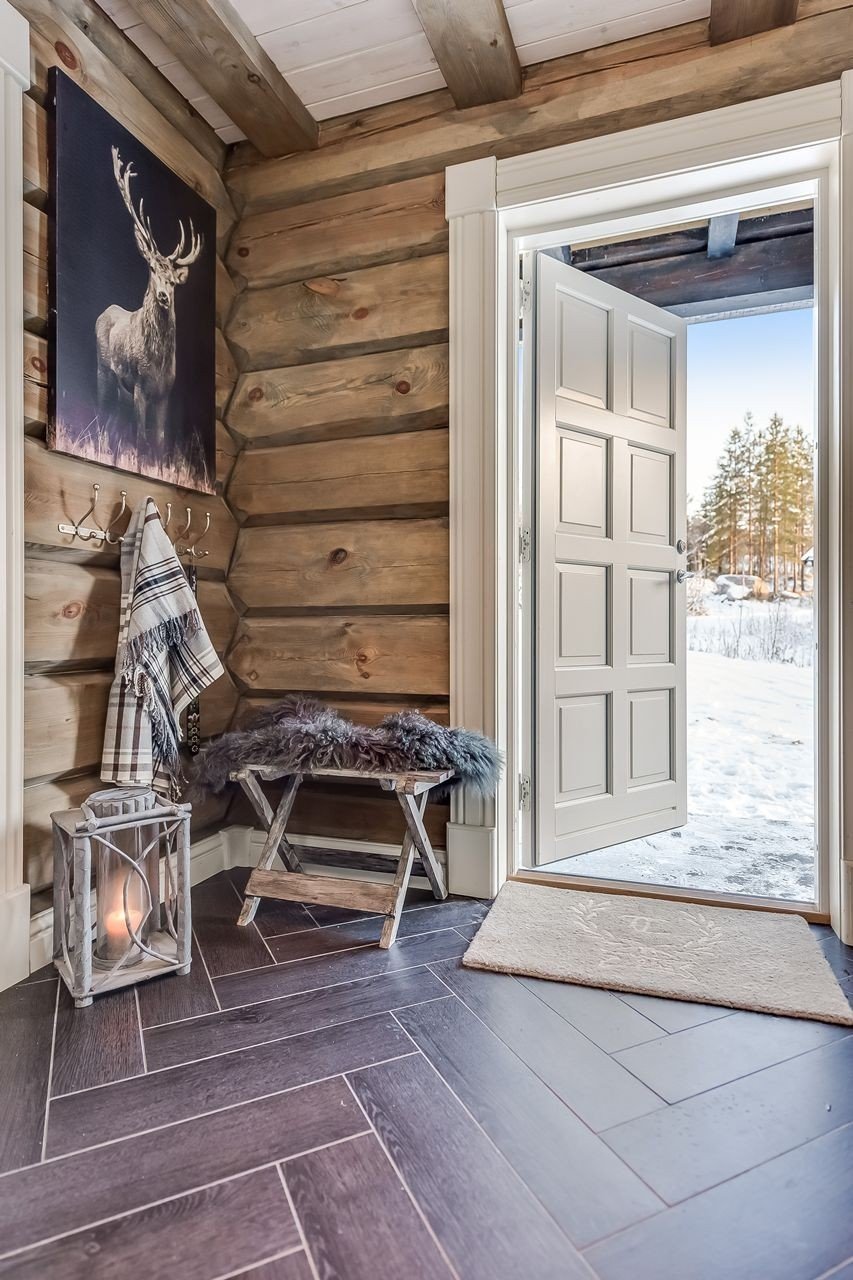 Norská chata s výhledem na lesy