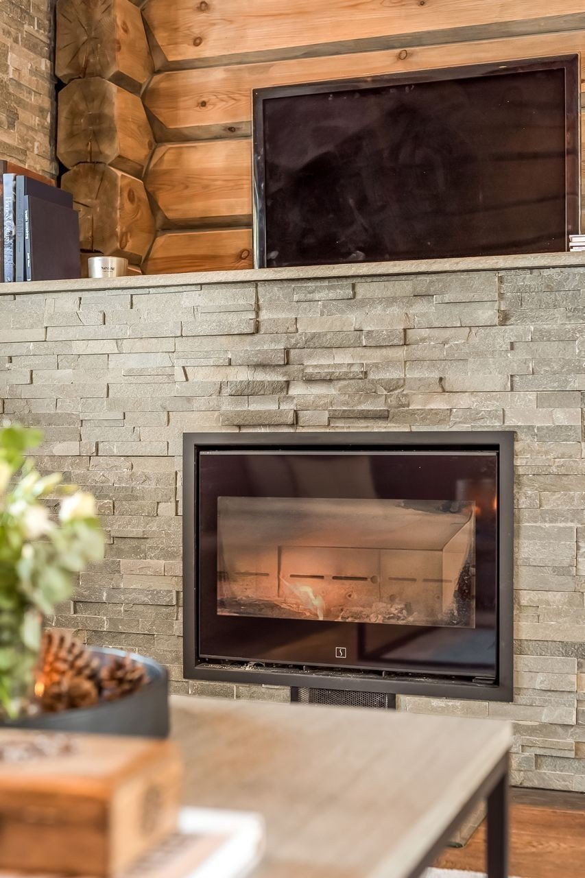 Norská chata s výhledem na lesy