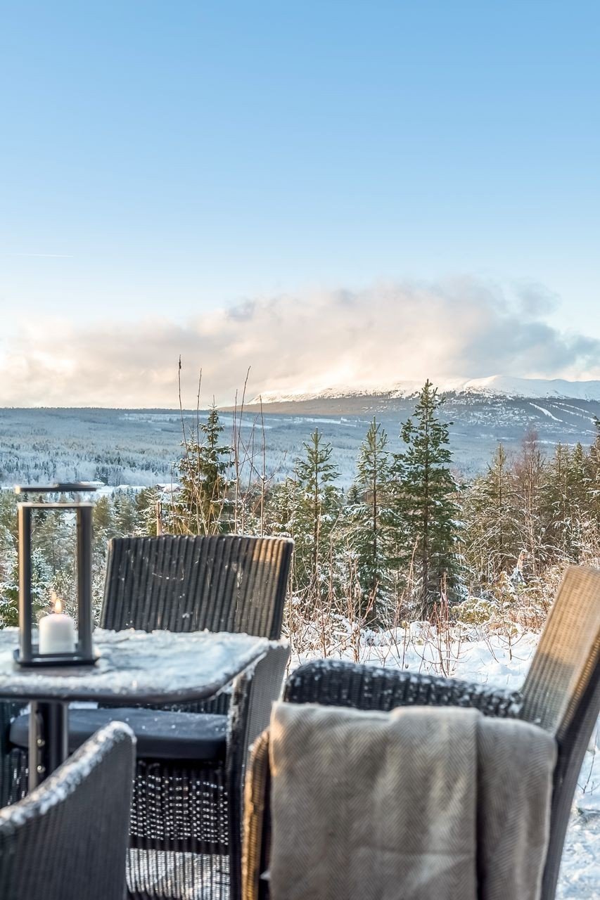 Norská chata s výhledem na lesy