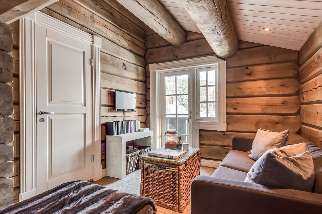 Norská chata s výhledem na lesy