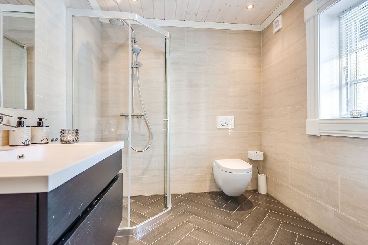 Norská chata s výhledem na lesy