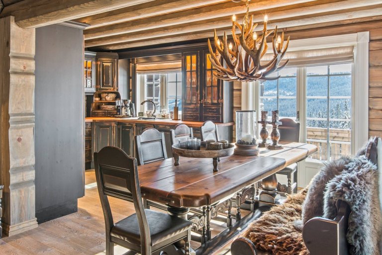 Norský srub v horách