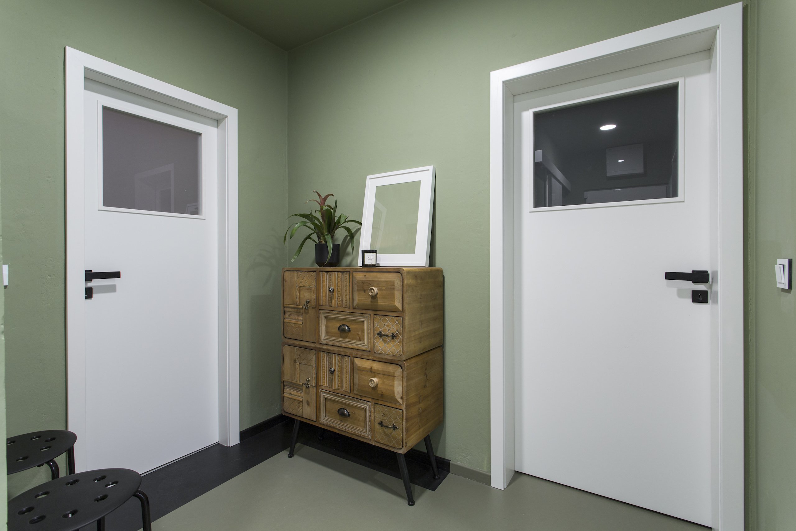 Proměna panelákového bytu s umakartovým jádrem