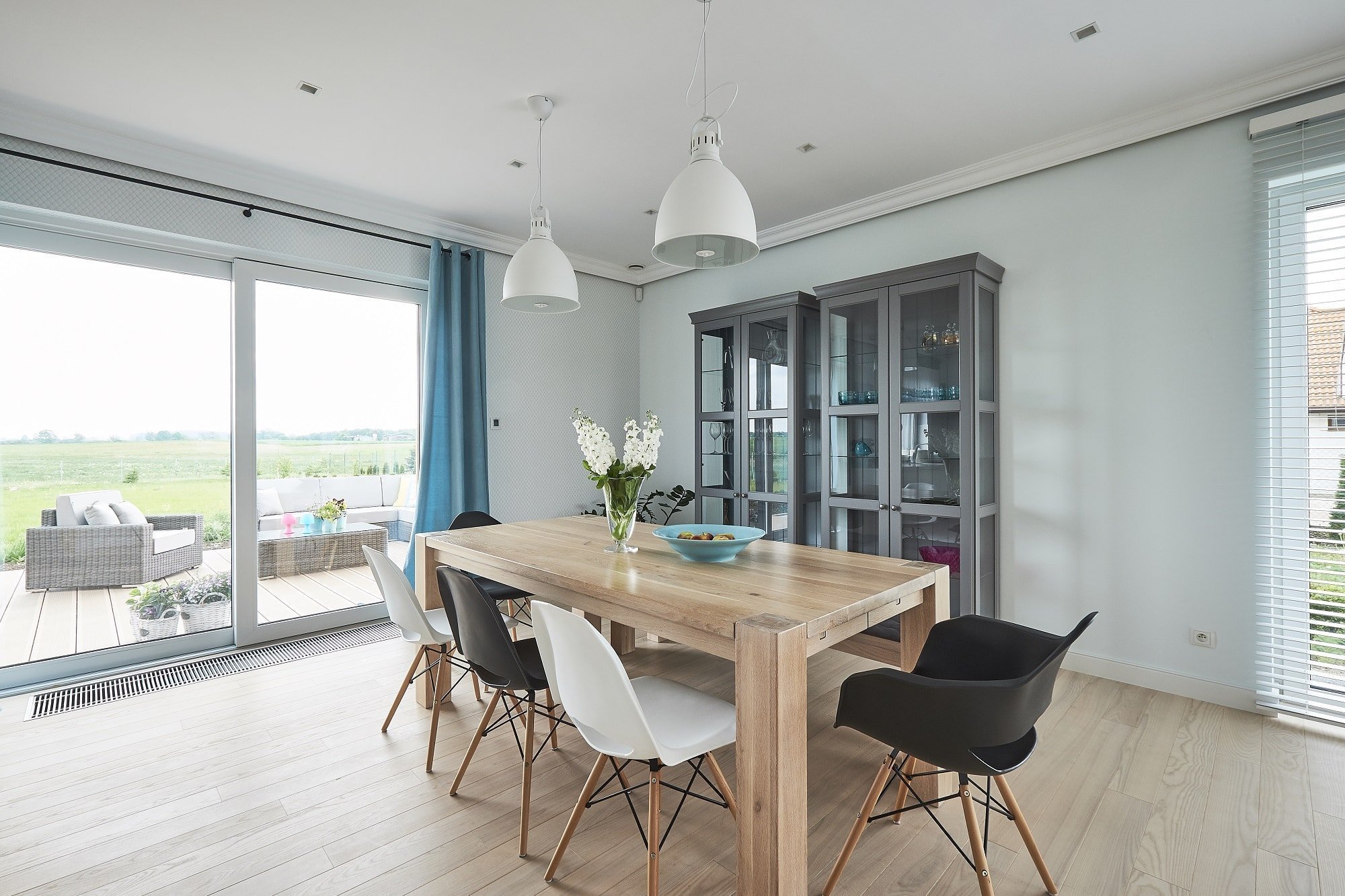 Stylové bydlení s tyrkysovou