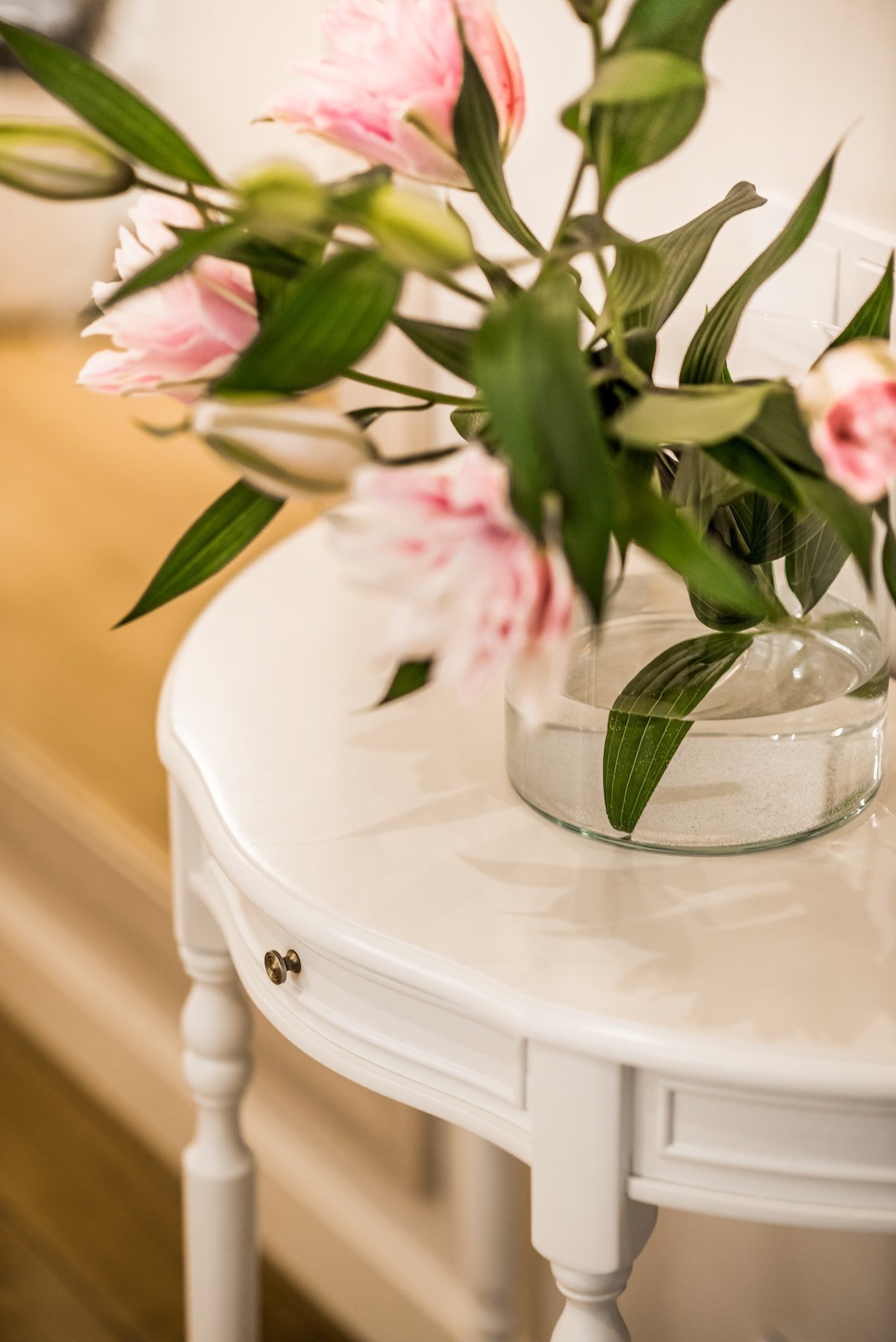 Rustikální interiér v bílé