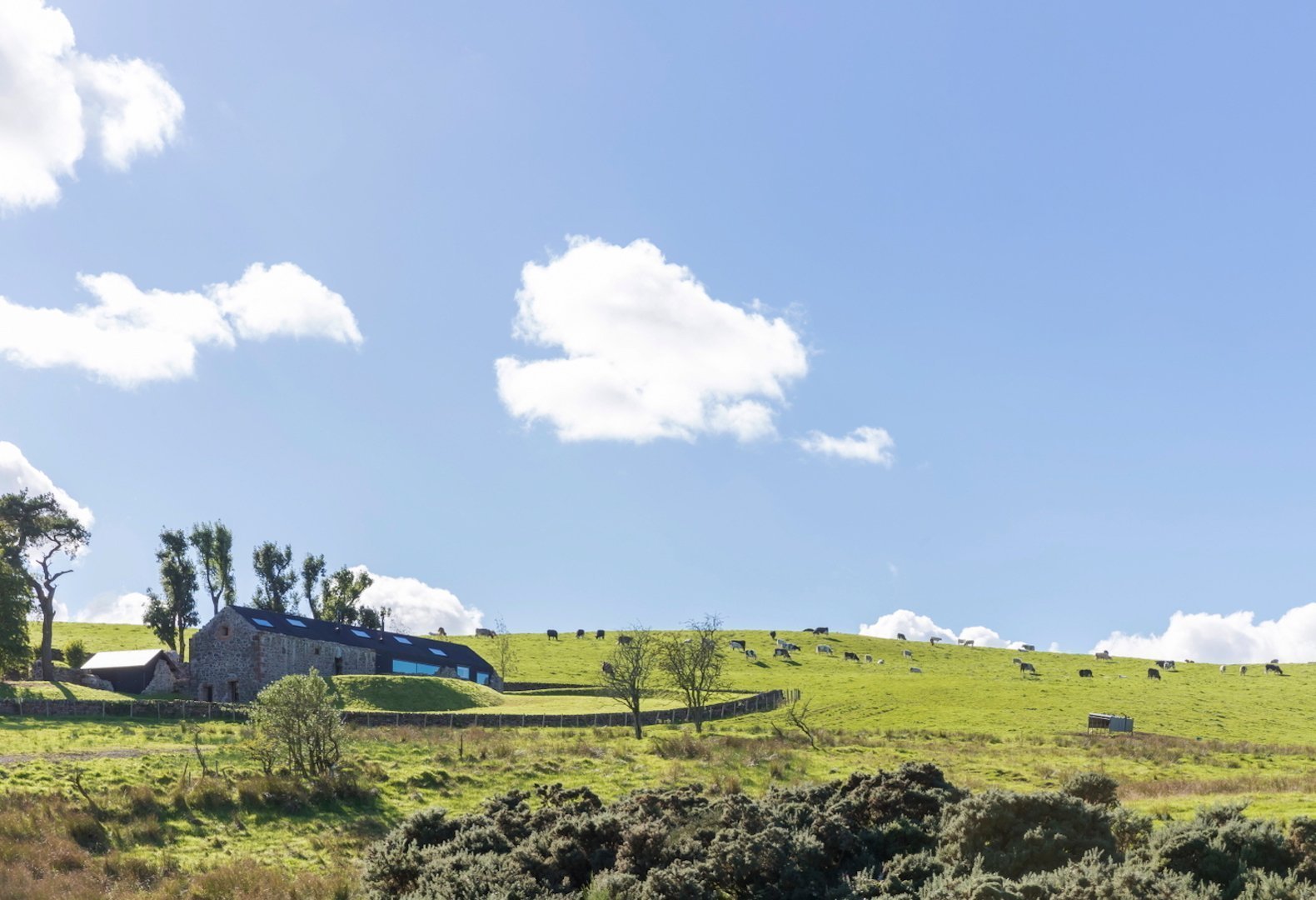 Z venkovské ruiny moderní bydlení