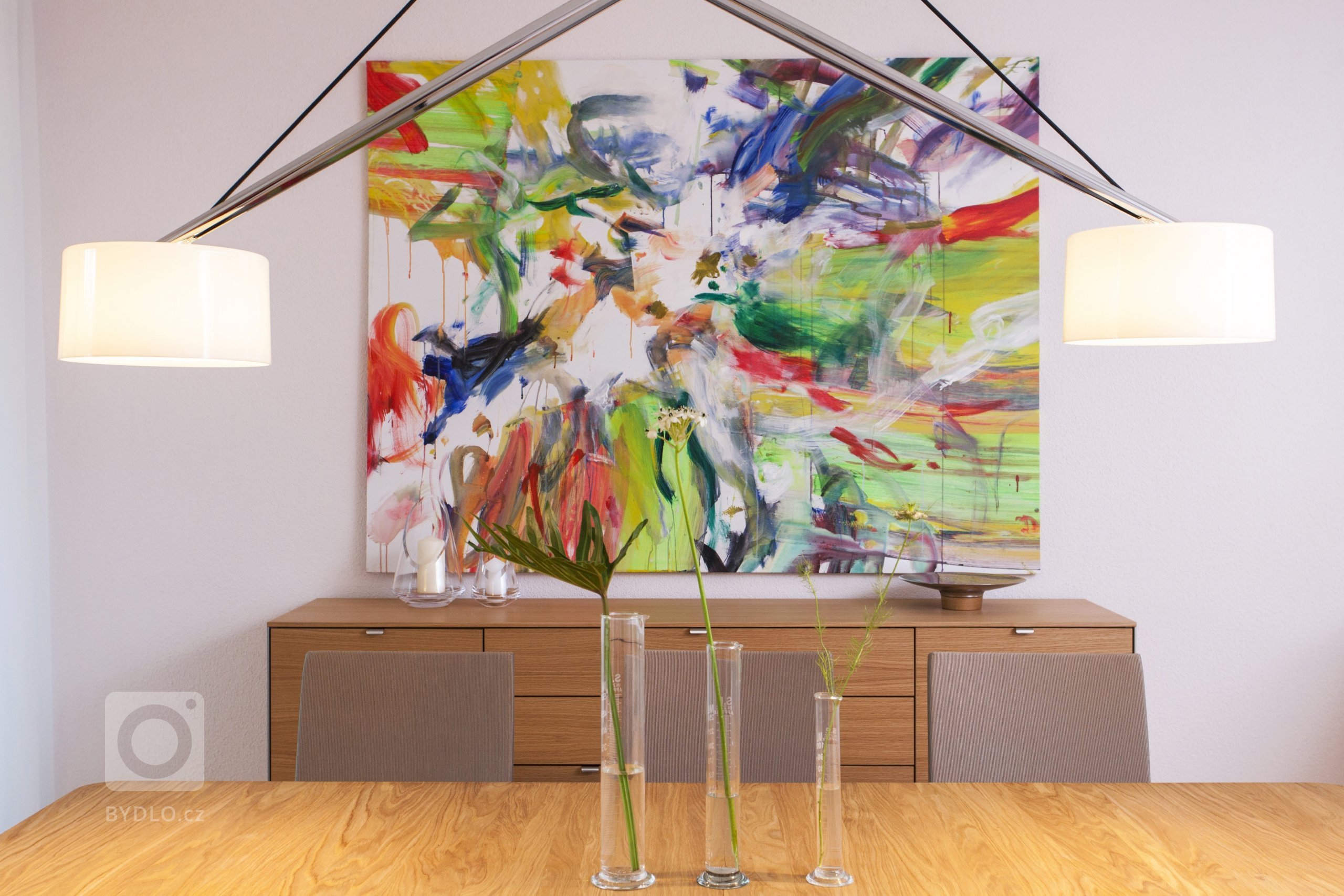 Byt 3+kk ve švýcarském Heidenu je součástí malého bytového komplexu zasazeného do krásného prostředí plného zeleně.&nbsp;V interiéru je kladen důraz na…