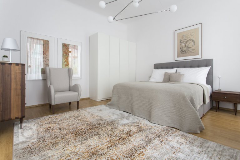 add picture to album