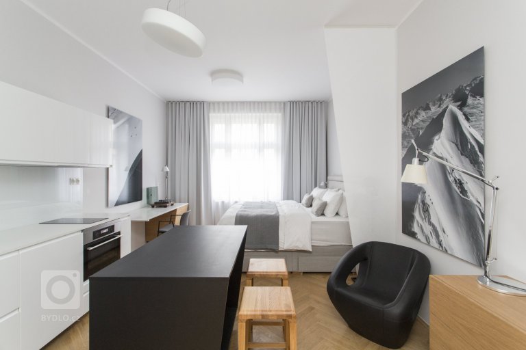 add picture to album