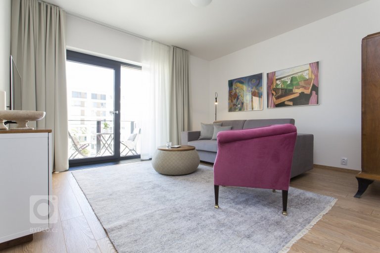 add picture to album