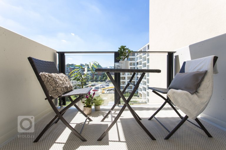 add picture to album