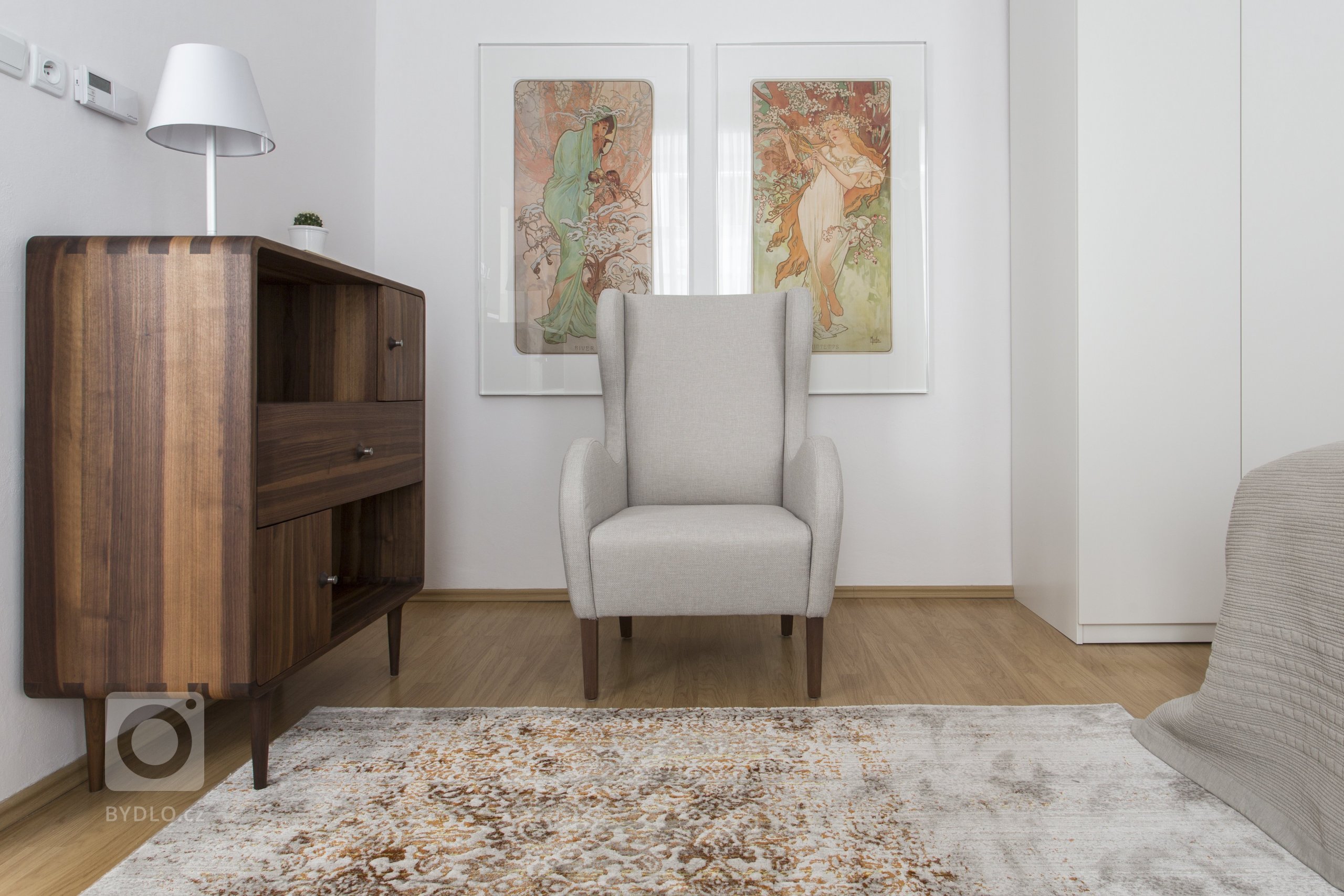 Byt se nachází v samém srdci historické Prahy, v měšťanském domě U modré boty v Haštalské čtvrti.Naším záměrem bylo vytvořit elegantní interiér, který podtrhne…