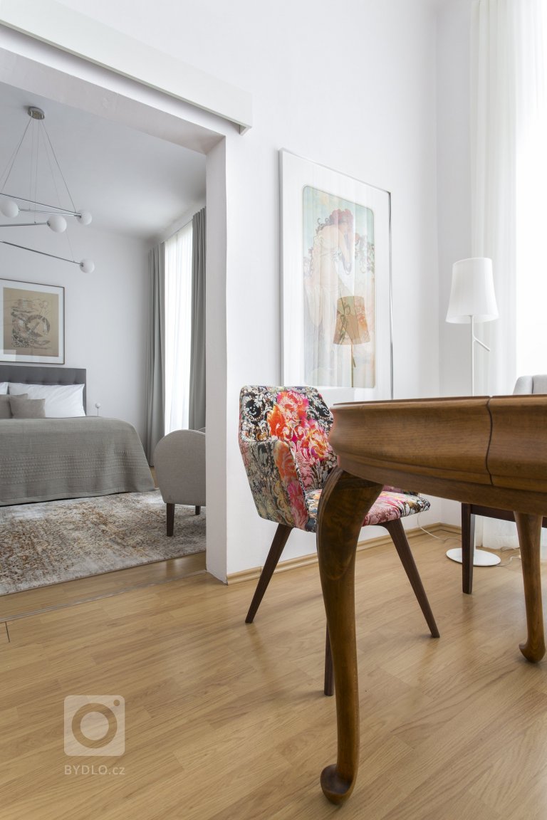 add picture to album