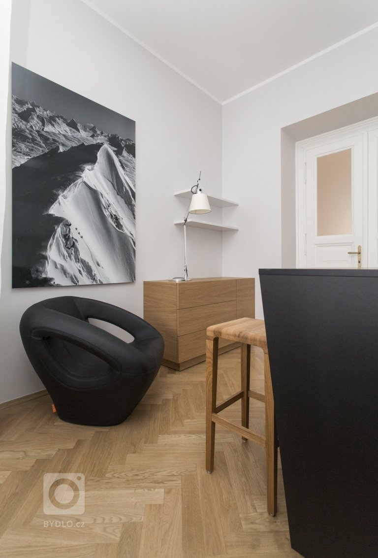 add picture to album