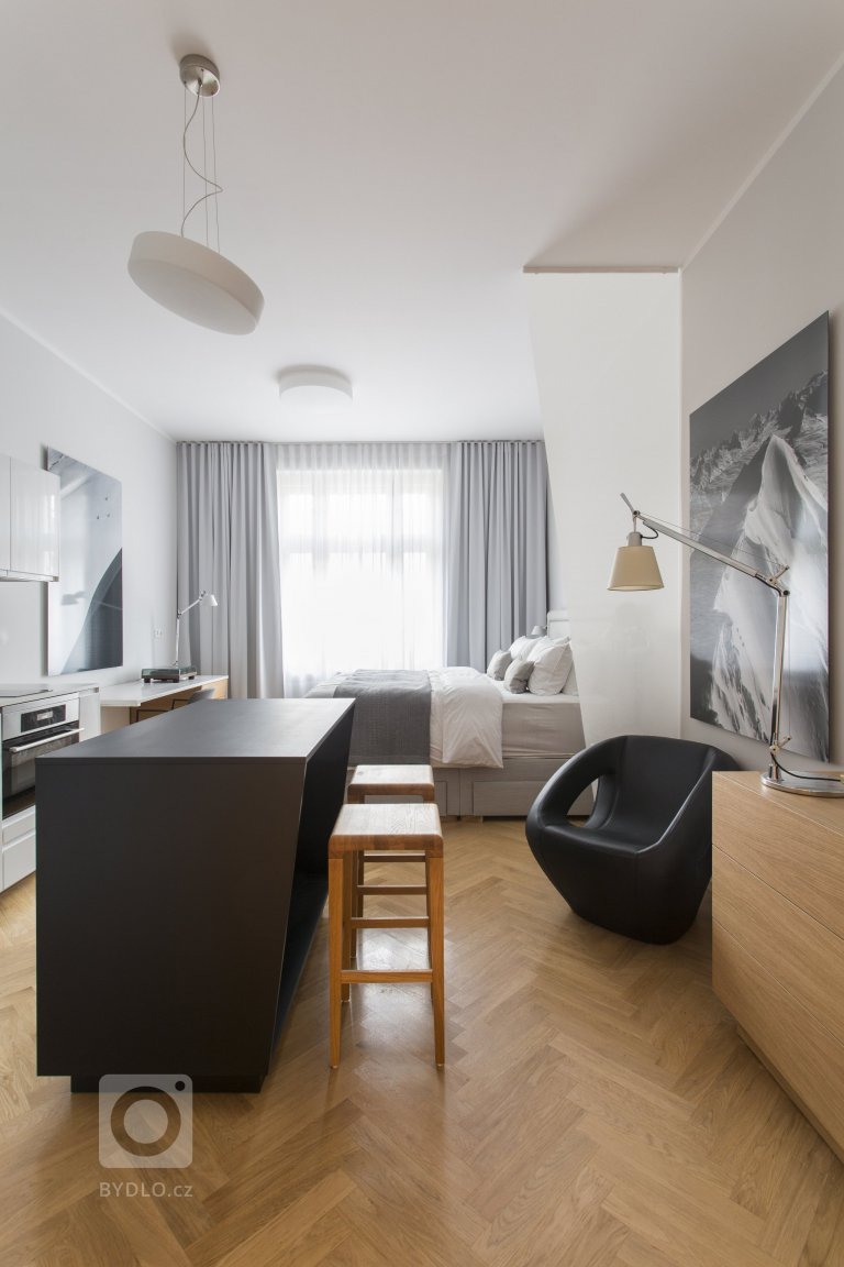 add picture to album