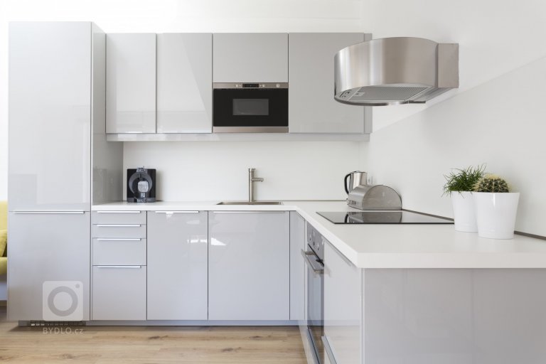 add picture to album