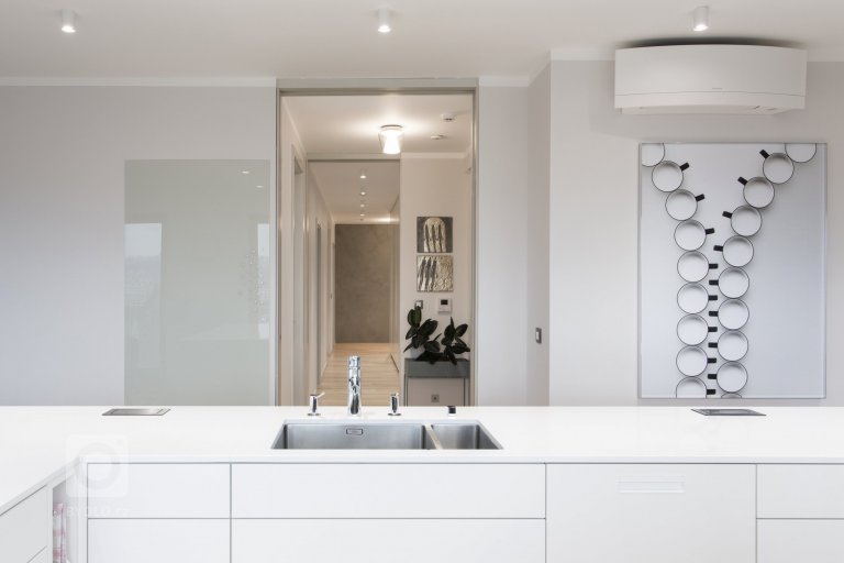 add picture to album