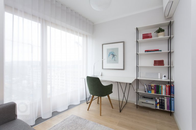 add picture to album