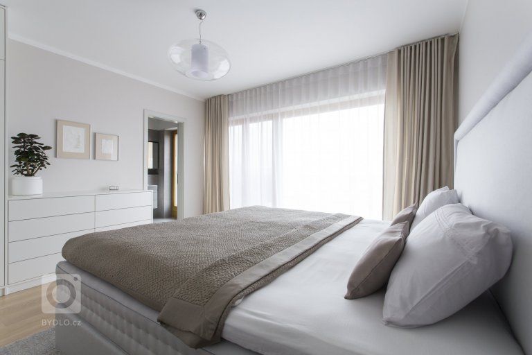 add picture to album